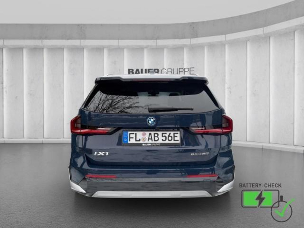 BMW iX1