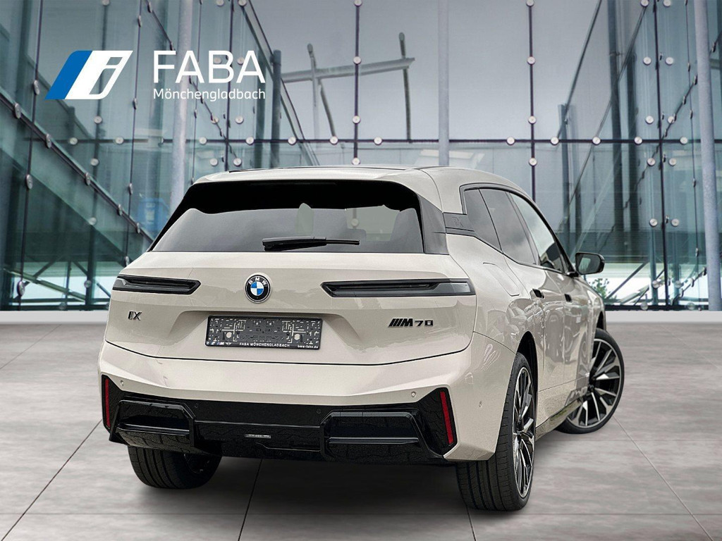 BMW iX