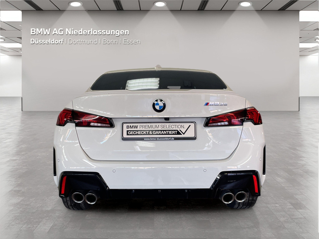 BMW M235