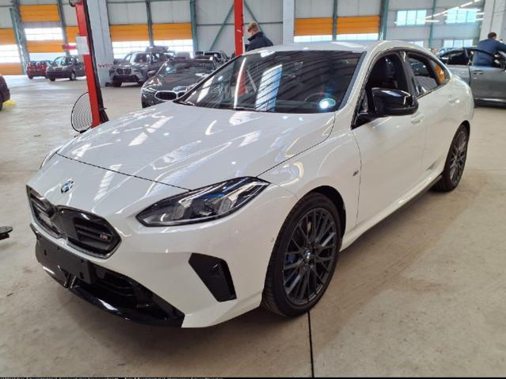 BMW M235 2025 Benzine