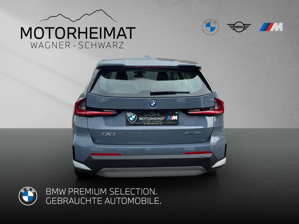 BMW iX1