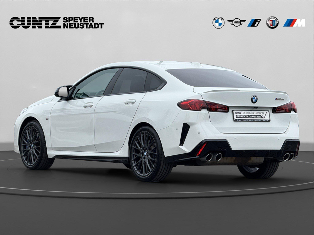 BMW M235