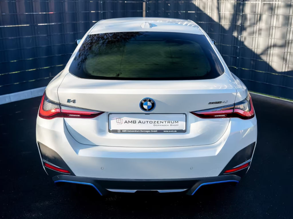 BMW i4