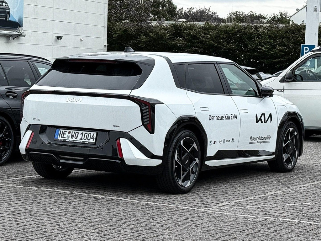 Kia EV4