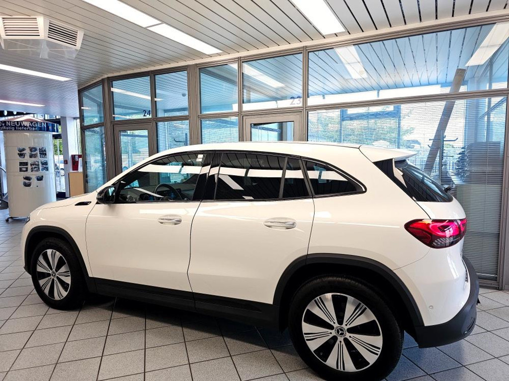 Mercedes-Benz EQA