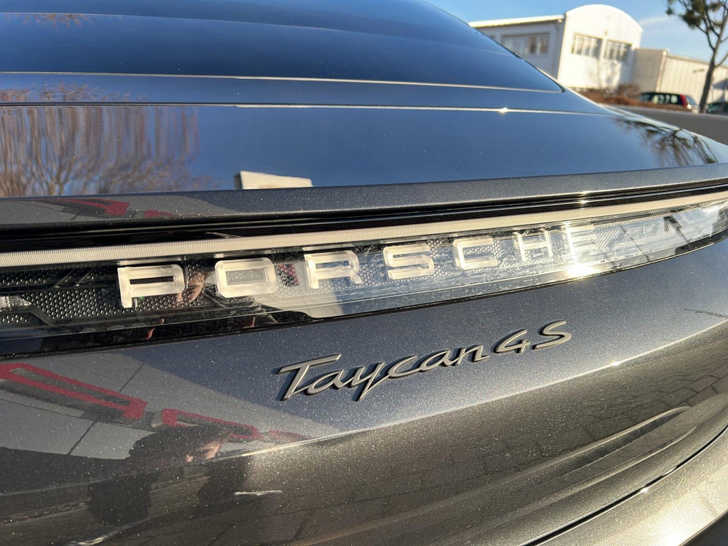 Porsche Taycan