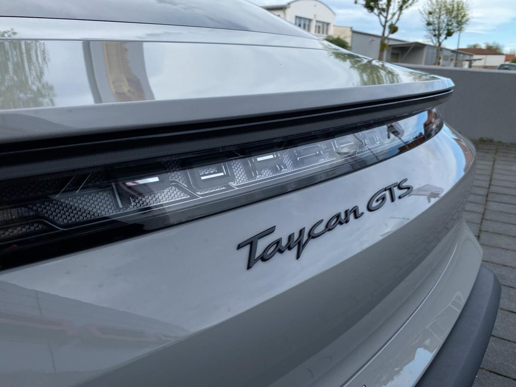 Porsche Taycan