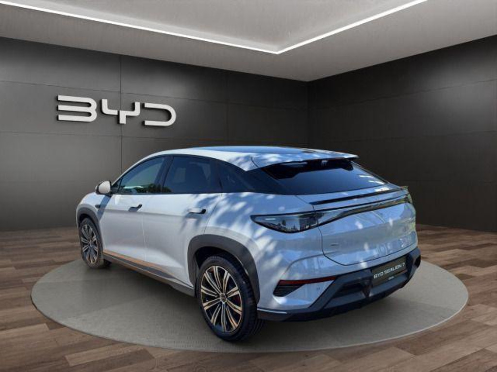 BYD Sealion 7