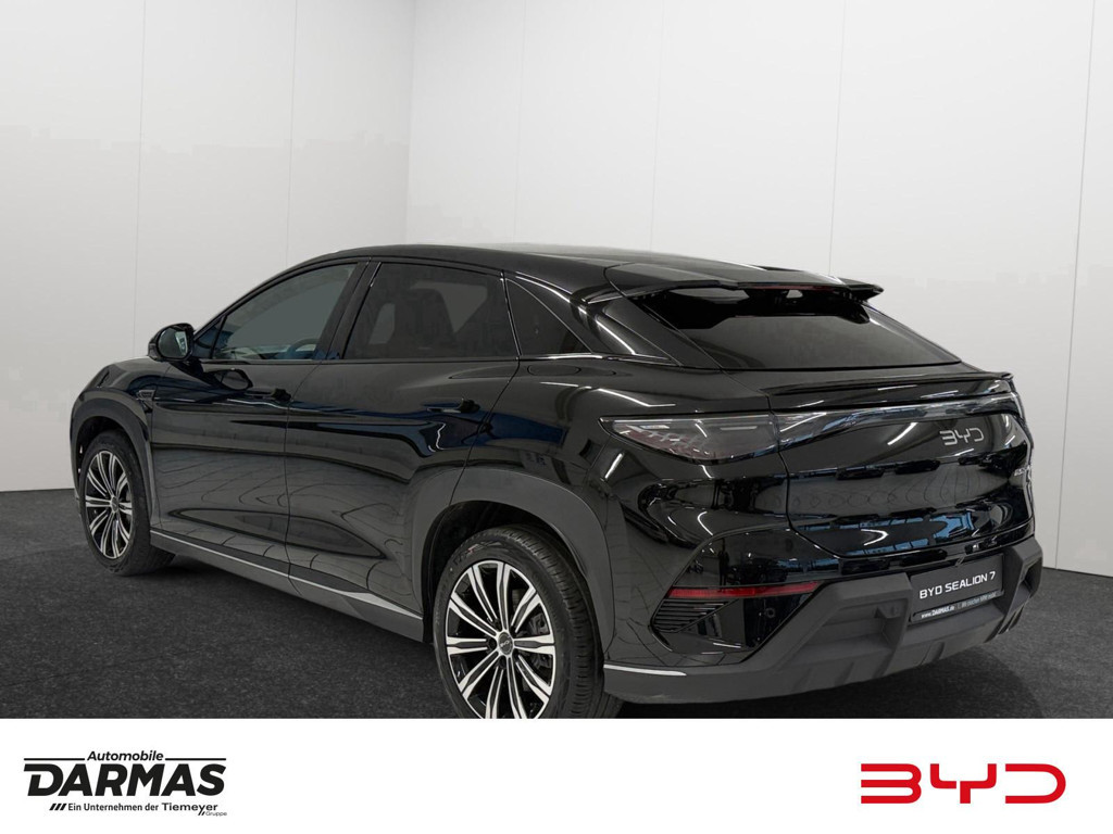 BYD Sealion 7