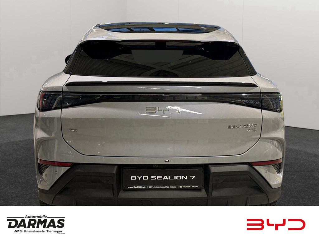BYD Sealion 7