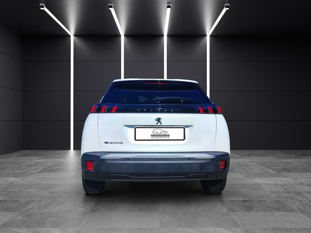 Peugeot e-2008