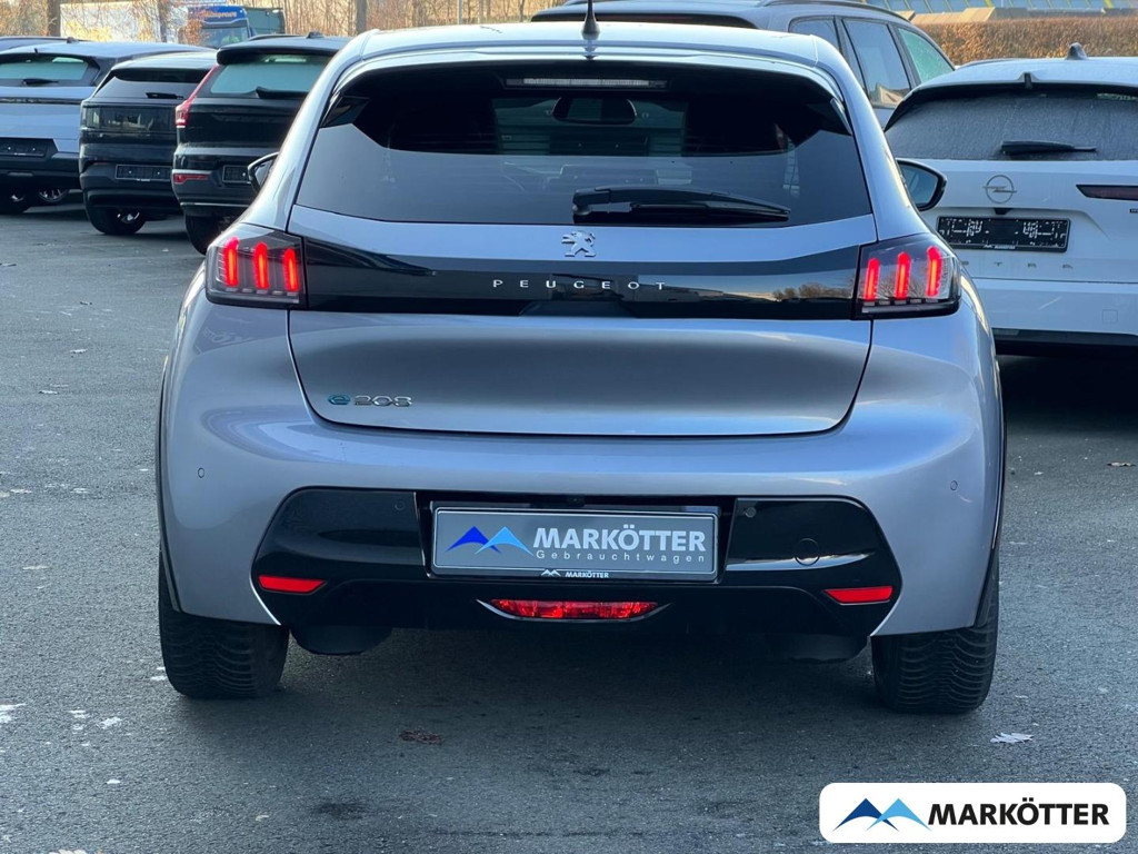 Peugeot e-208