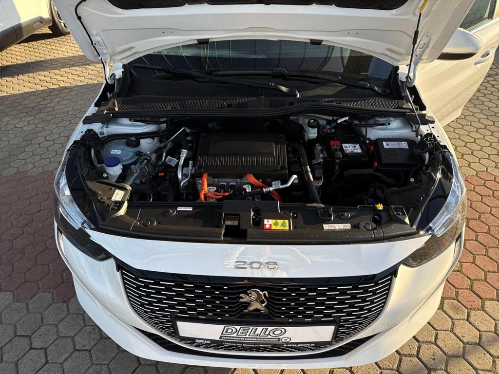 Peugeot e-208