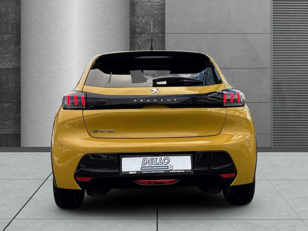 Peugeot e-208