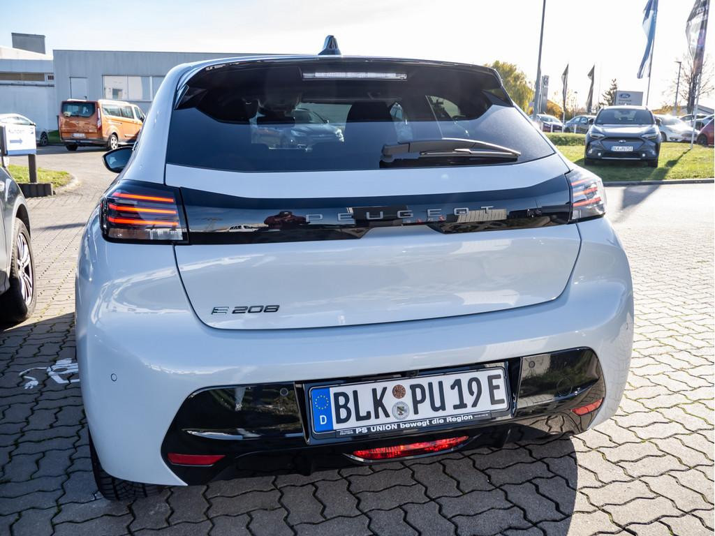 Peugeot e-208