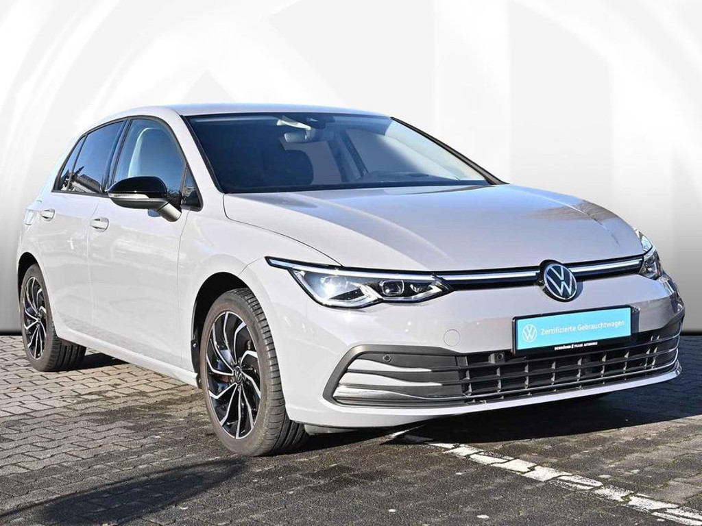 Volkswagen Golf 2023 Benzine