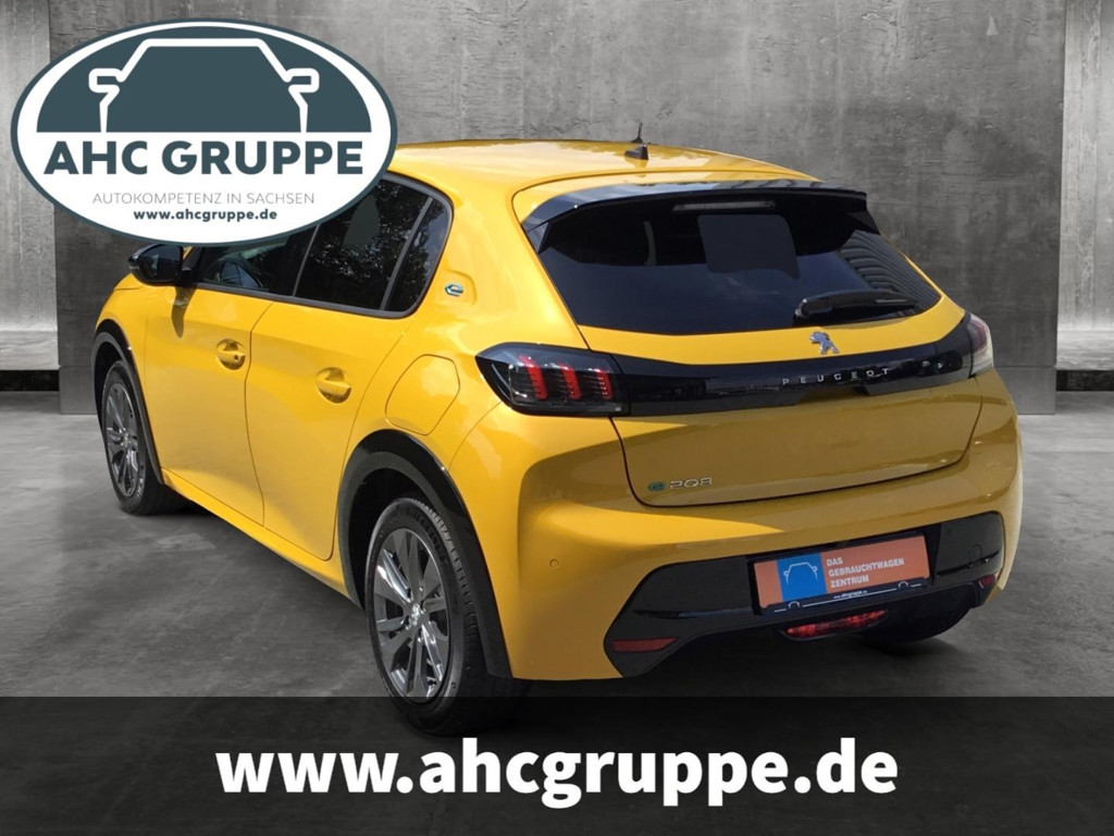 Peugeot e-208
