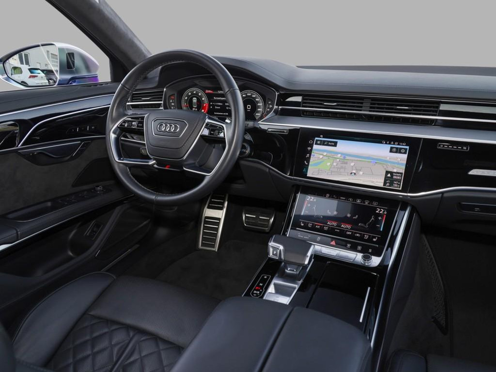 Audi S8