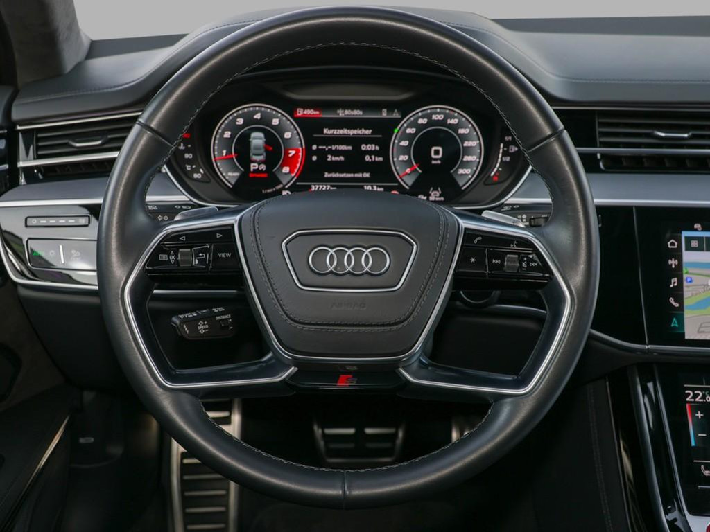 Audi S8