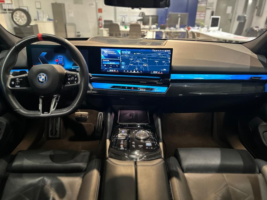 BMW i5