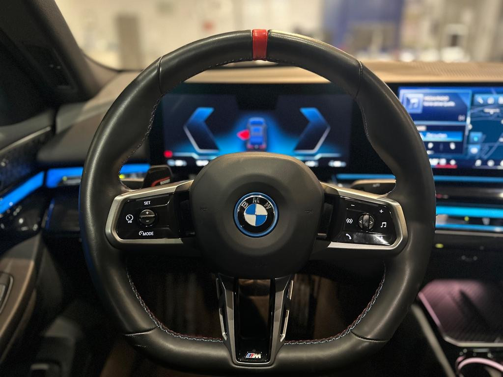 BMW i5