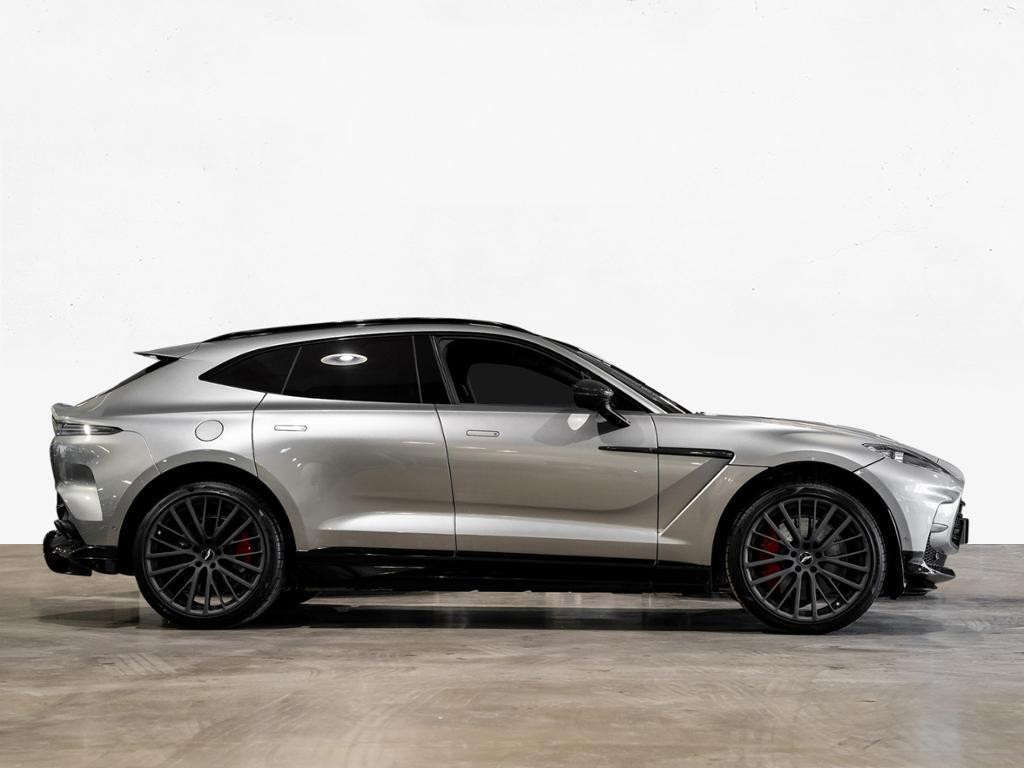 Aston Martin DBX