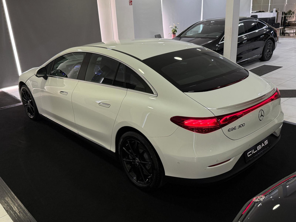 Mercedes-Benz EQE