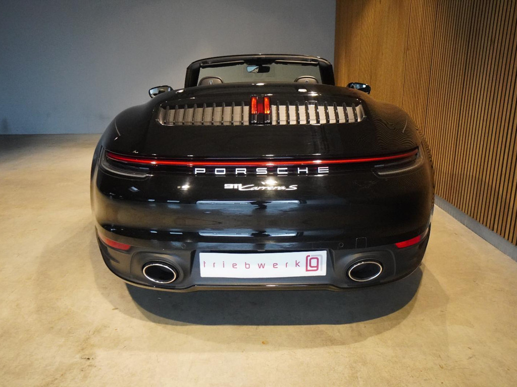 Porsche 992