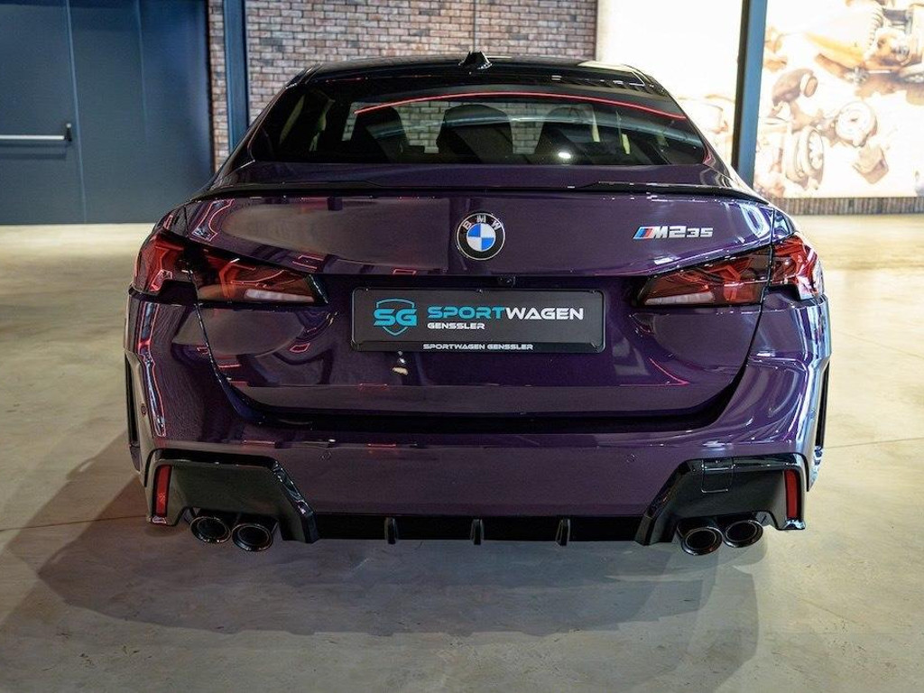 BMW M235