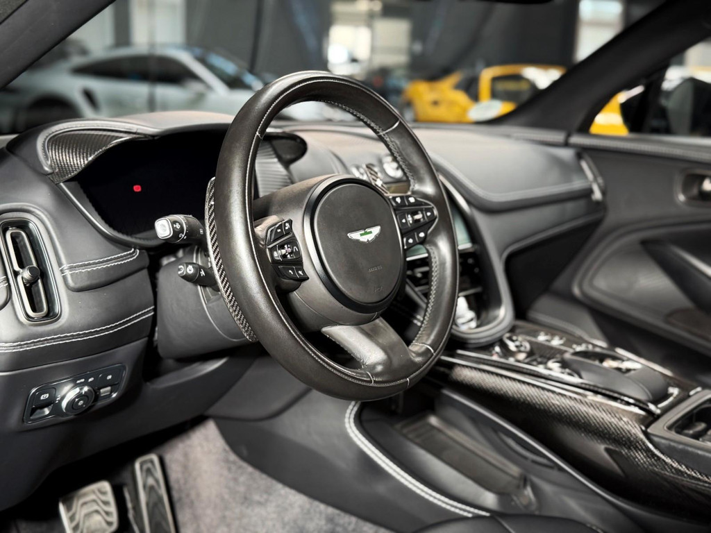 Aston Martin DBX