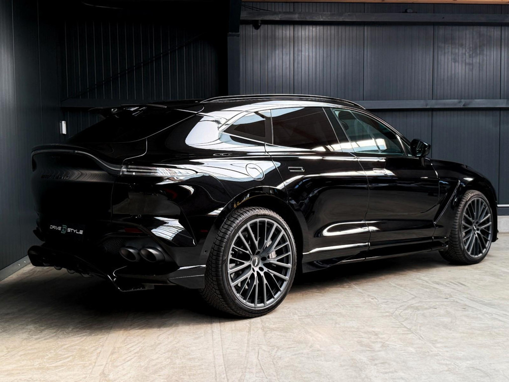 Aston Martin DBX