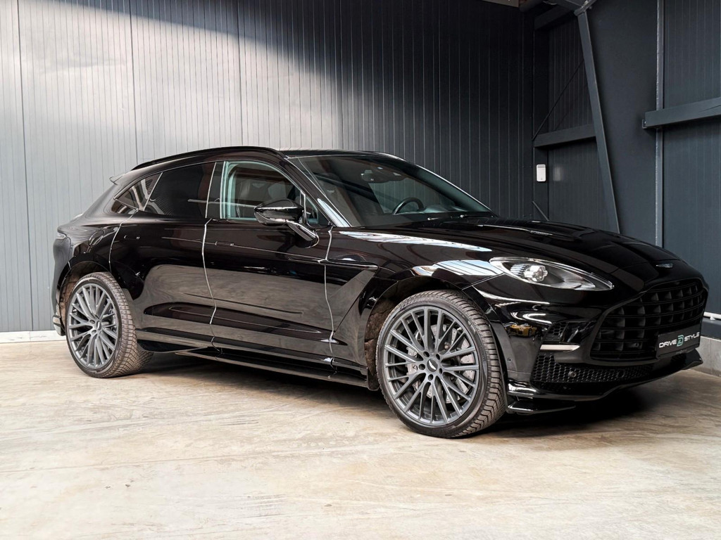 Aston Martin DBX