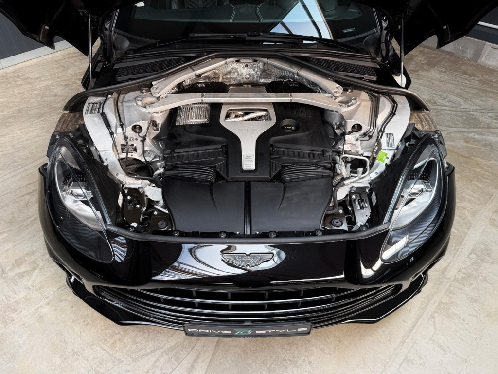Aston Martin DBX