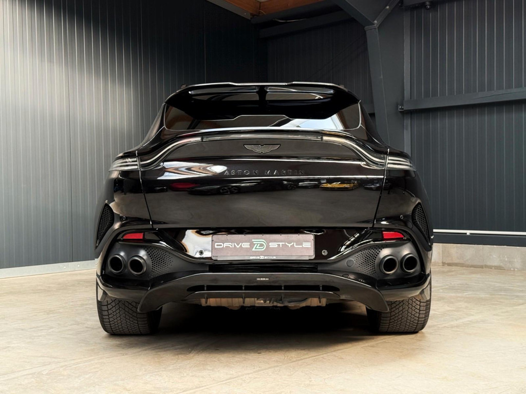Aston Martin DBX