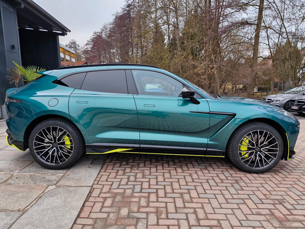 Aston Martin DBX