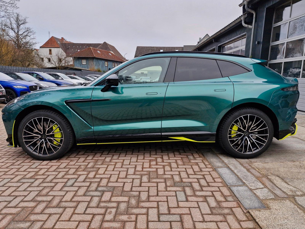 Aston Martin DBX