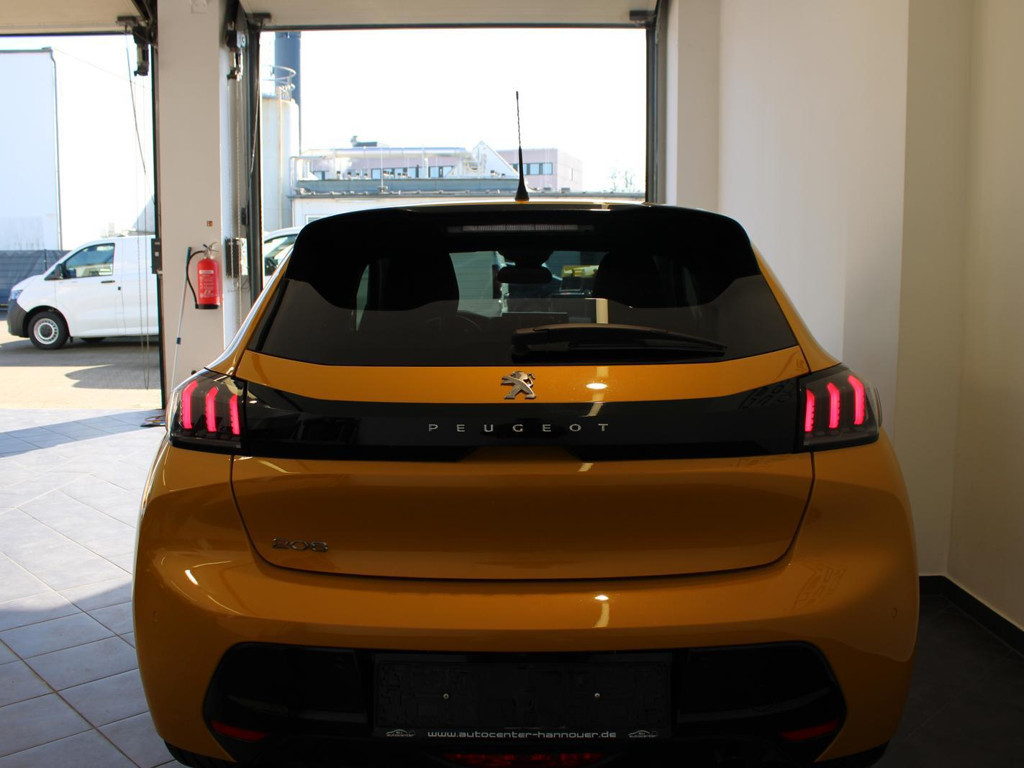 Peugeot e-208