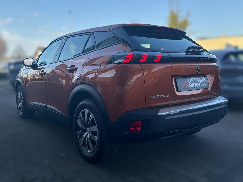 Peugeot e-2008