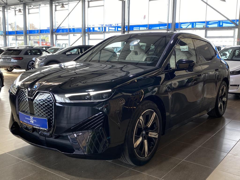 BMW iX