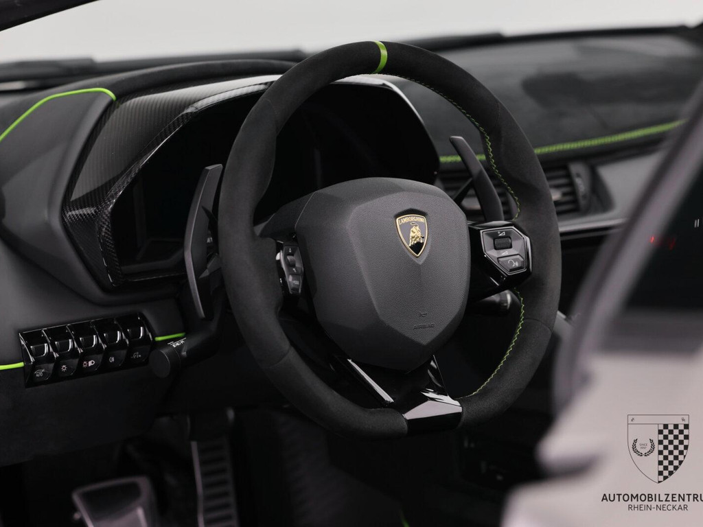 Lamborghini Aventador