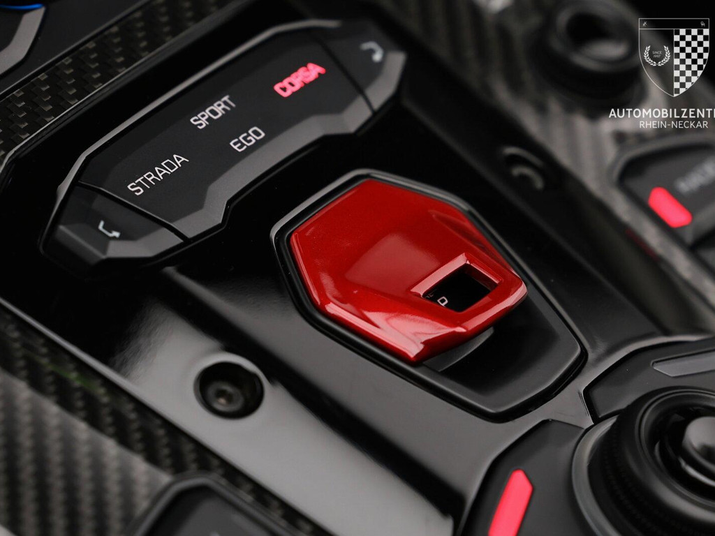 Lamborghini Aventador