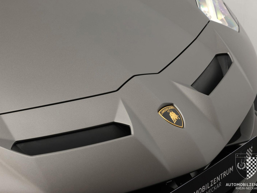 Lamborghini Aventador