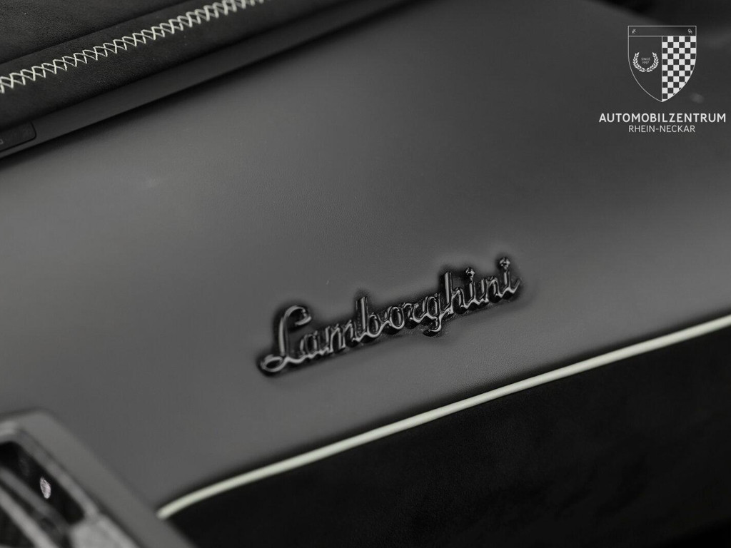 Lamborghini Aventador