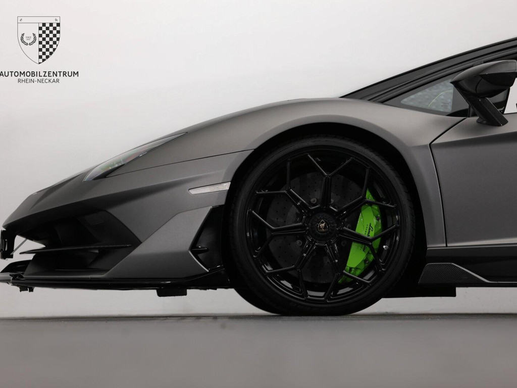 Lamborghini Aventador
