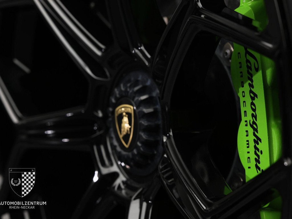 Lamborghini Aventador