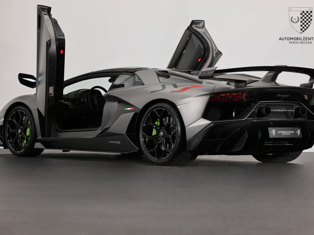 Lamborghini Aventador