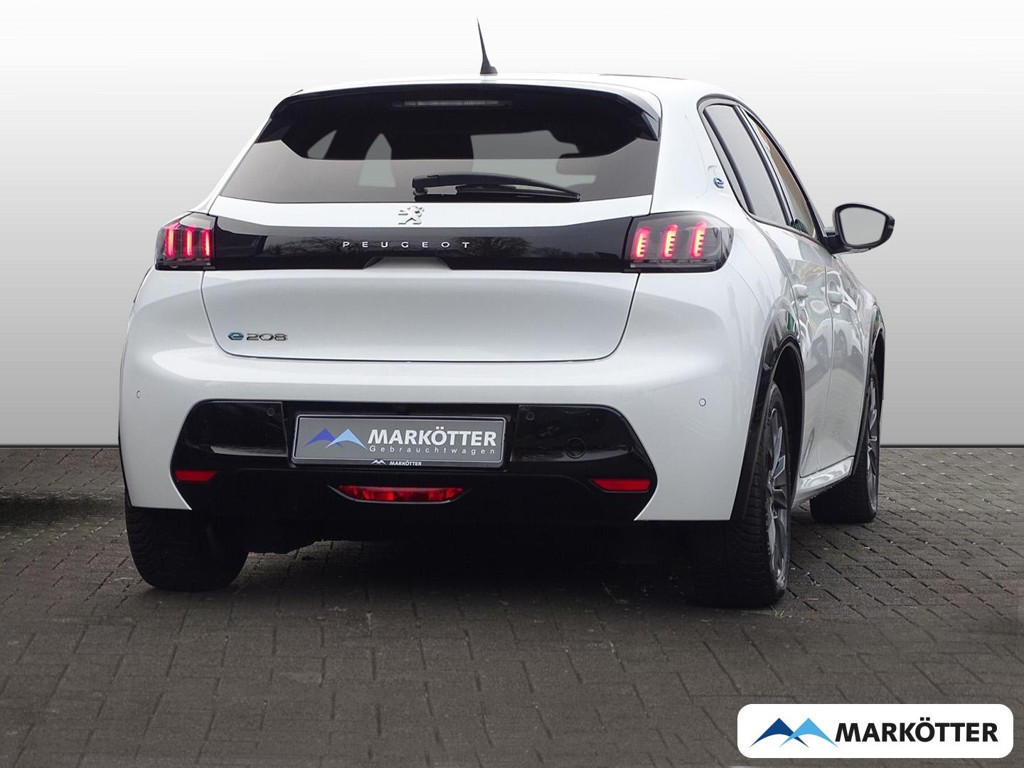 Peugeot e-208
