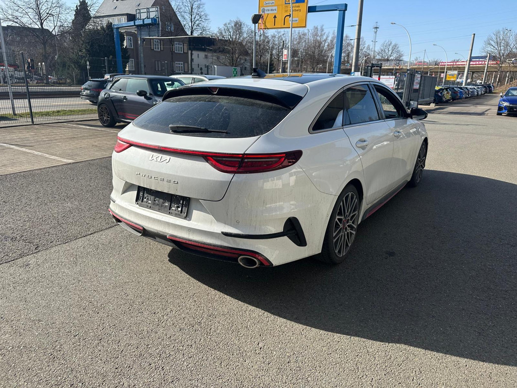 Kia ProCeed