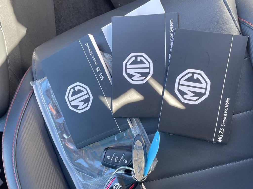 MG ZS