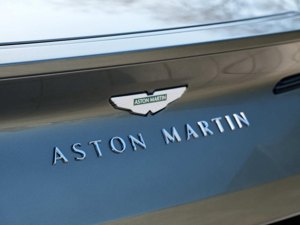 Aston Martin DB12